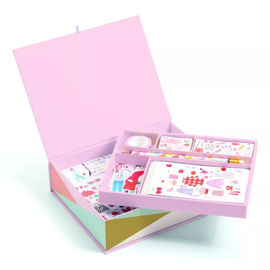 This adorable Djeco Correspondence Tinou Box Set features cute illustrations and is made from FSC certified paper.