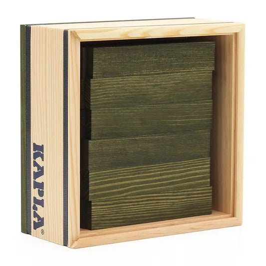 A KAPLA® 40 Coloured Planks Green box that has some planks in it.