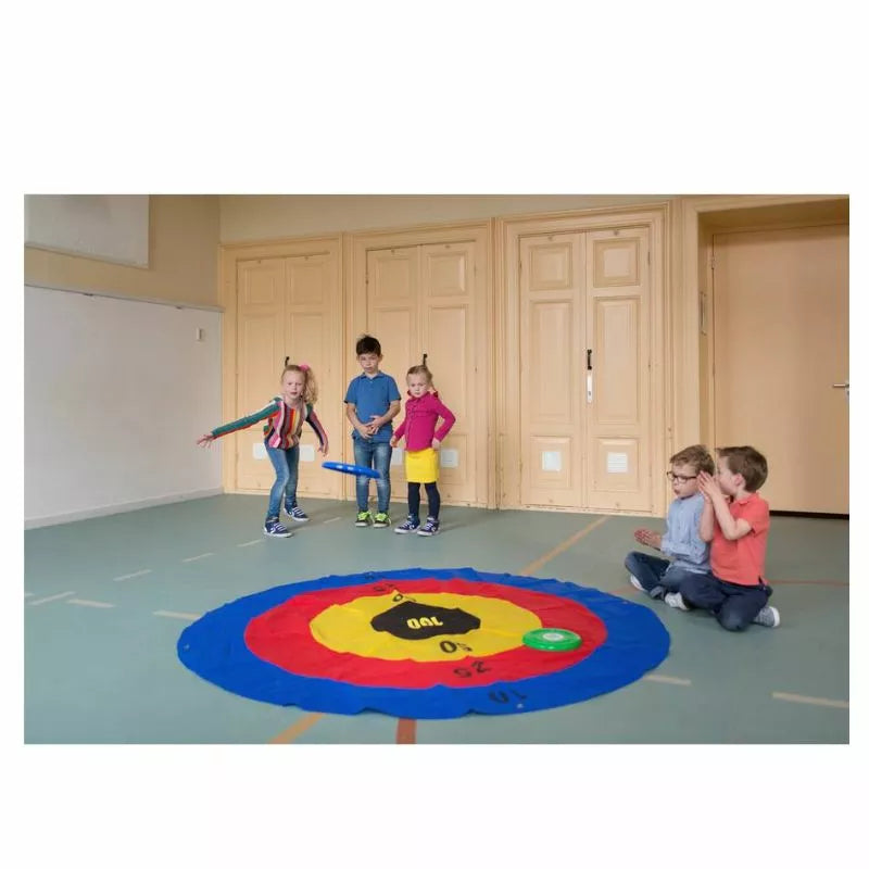 A group of children sitting on the floor in front of the Buitenspeel Disc Deluxe Throwing Game rug.