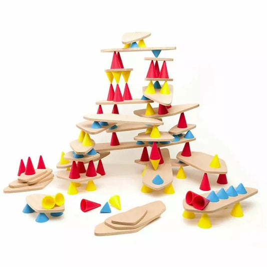 A Piks Construction Education Kit, with colorful triangles and triangles, ideal for a construction game.