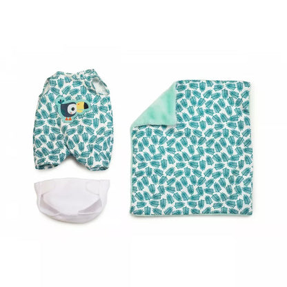 a Lilliputiens Baby Ari diaper and a diaper cover.