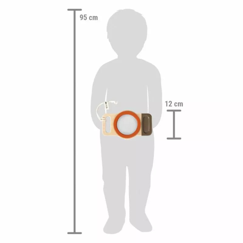 A diagram representing a young child's height of 95 cm with a focus on a waist-worn medical device, possibly an insulin pump, with its dimensions indicated at 12 cm using the XXL Magnifying Glass “Discover”.